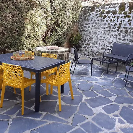 Maison Du Soleil Chez Isa Semesterbostad Polignac (Haute-Loire)