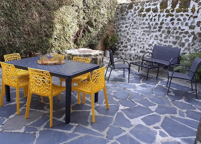 Maison Du Soleil Chez Isa Дом отдыха Polignac (Haute-Loire)